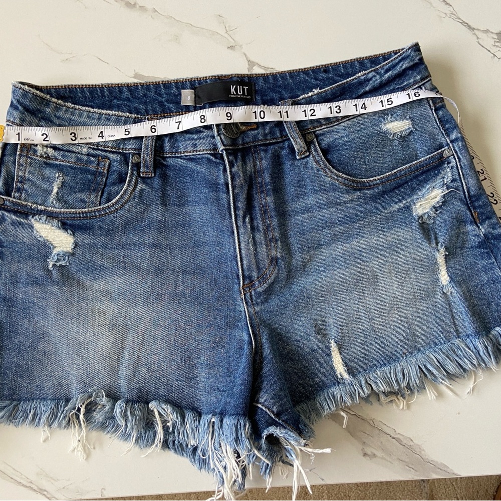 Kut from the Kloth Jane High Rise Distressed Denim Shorts size 8 NWOT
